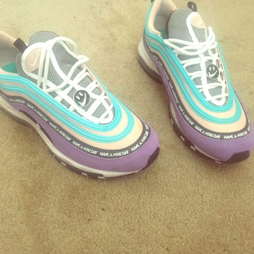 Have a nice day Nike’s